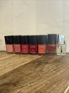 CHANEL Le Vernis Nail Polish Set - Pink, Coral, Red & Orange Tones